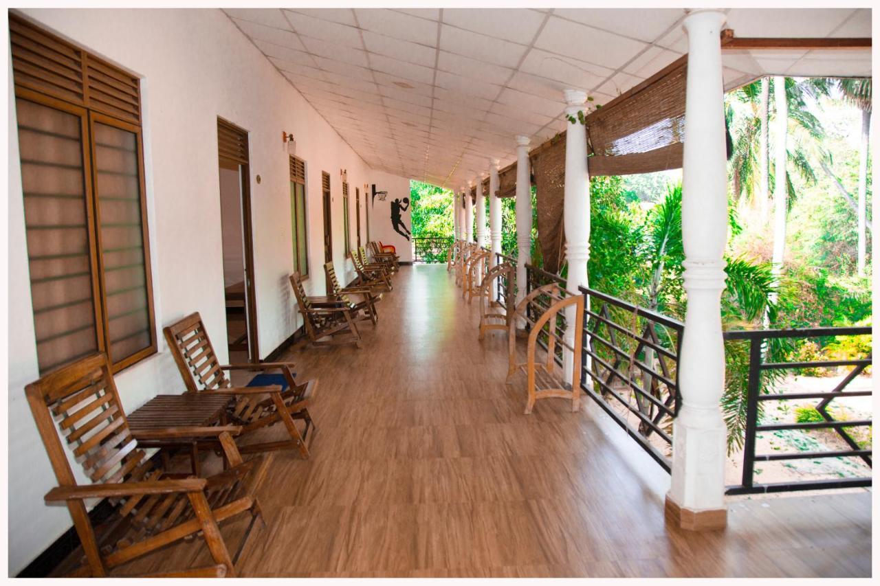 French Garden Resort Uppuveli ภายนอก รูปภาพ