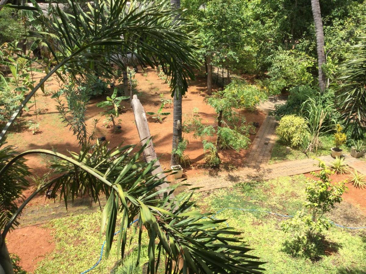 French Garden Resort Uppuveli ภายนอก รูปภาพ
