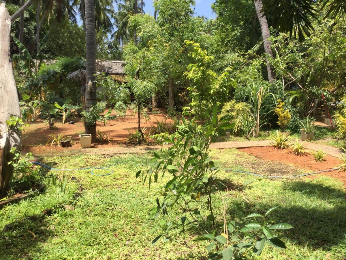 French Garden Resort Uppuveli ภายนอก รูปภาพ