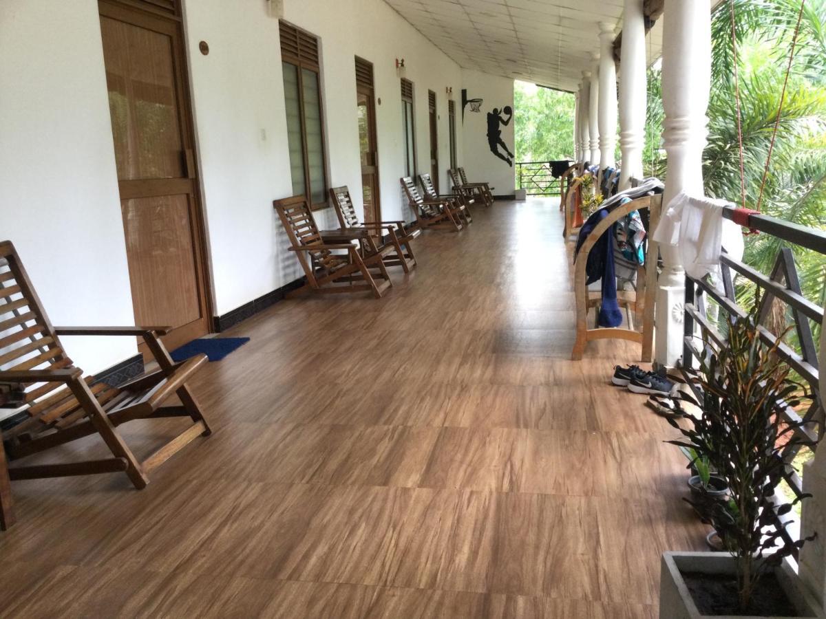 French Garden Resort Uppuveli ภายนอก รูปภาพ