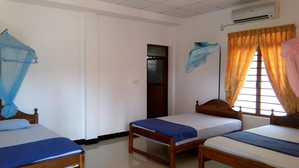 French Garden Resort Uppuveli ภายนอก รูปภาพ