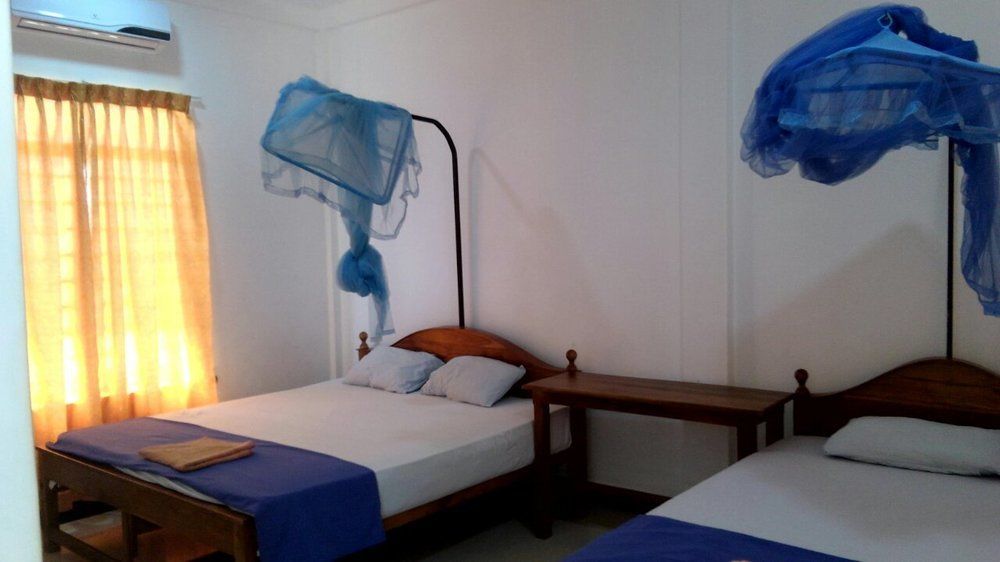 French Garden Resort Uppuveli ภายนอก รูปภาพ