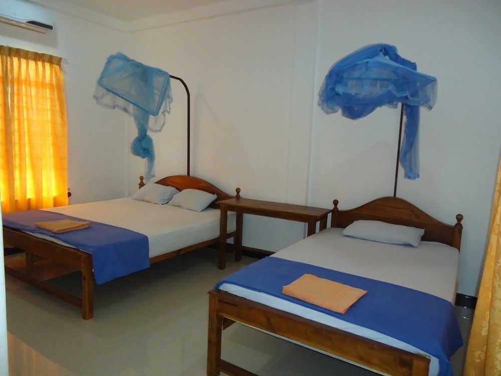 French Garden Resort Uppuveli ภายนอก รูปภาพ