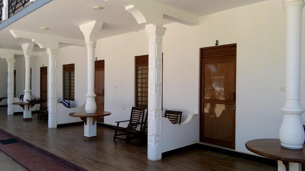French Garden Resort Uppuveli ภายนอก รูปภาพ