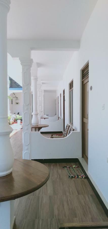 French Garden Resort Uppuveli ภายนอก รูปภาพ