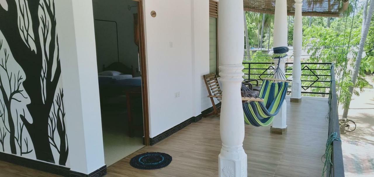 French Garden Resort Uppuveli ภายนอก รูปภาพ
